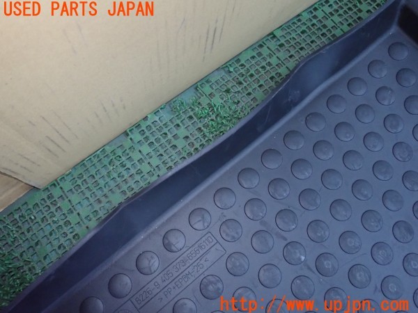 3UPJ=9236680634]BMW 525i(NU25 E60)後期 純正 ラゲッジトレイ ラゲッジマット トランクマット 中古_3