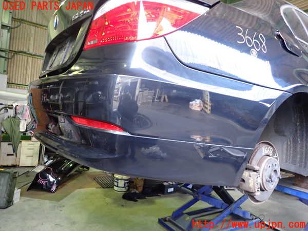 2UPJ-9236681610]BMW 525i(NU25)(E60)リアバンパー 中古_3