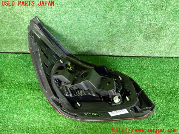 2UPJ-9236681530]BMW 525i(NU25)(E60)右テールランプ 中古_2