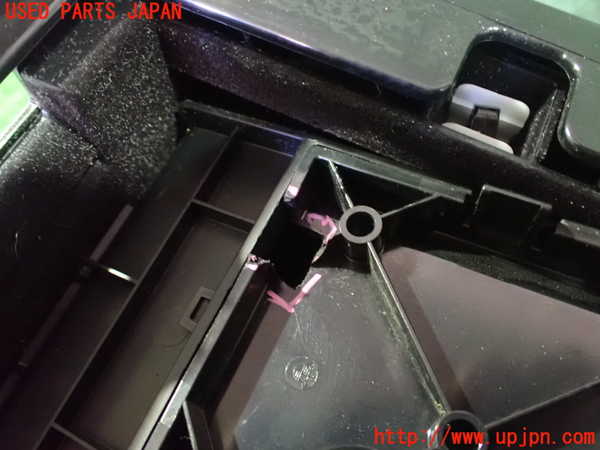 2UPJ-9236687516]BMW 525i(NU25)(E60)グローブボックス1 中古_4