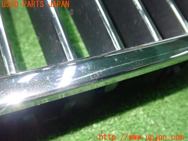3UPJ=9236700047]BMW 523d ツーリング(MX20 F11)前期 純正 フロントグリル キドニーグリル  中古_4