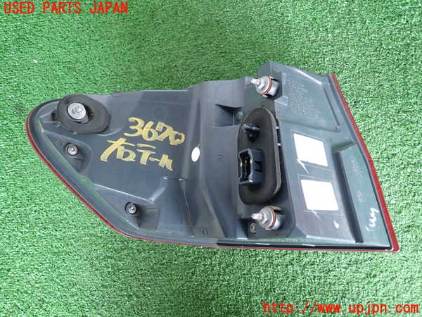 2UPJ-9236701530]BMW 523d ツーリング F11(MX20)右テールランプ 中古_2