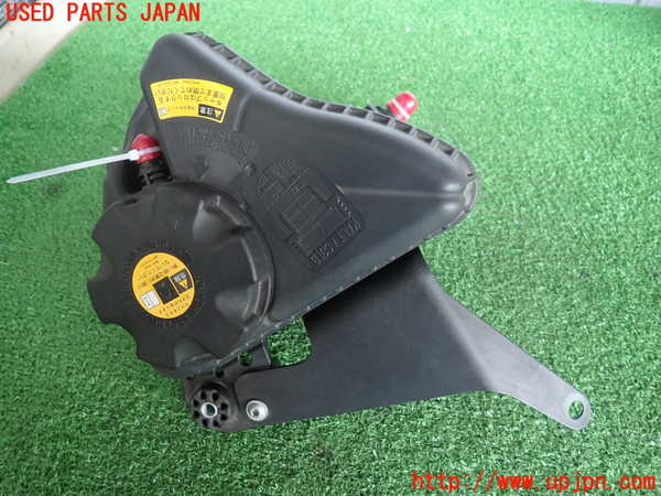 2UPJ-9236702410]BMW 523d ツーリング F11(MX20)ラジエータータンク 中古_2