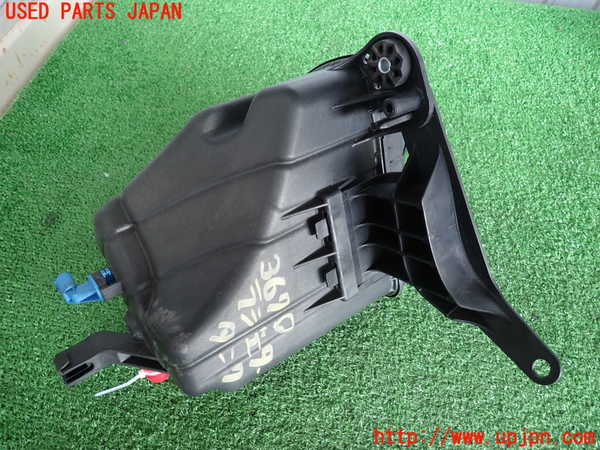 2UPJ-9236702410]BMW 523d ツーリング F11(MX20)ラジエータータンク 中古_3