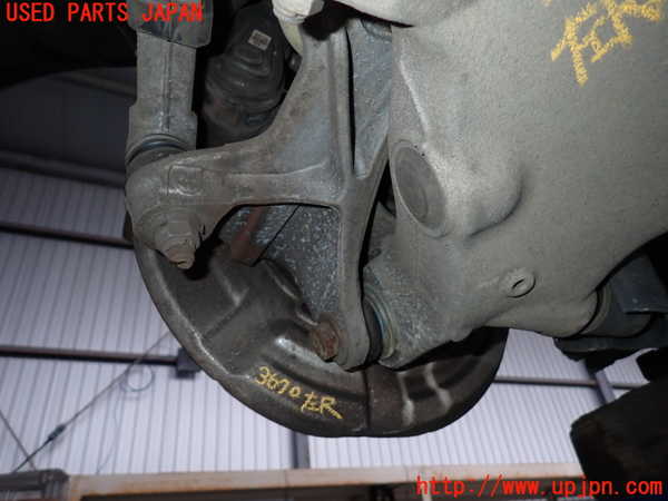 2UPJ-9236704305]BMW 523d ツーリング F11(MX20)左リアナックルハブ 中古_2