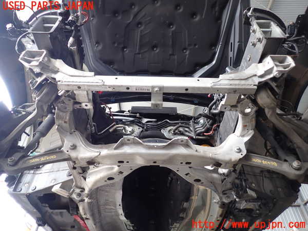 2UPJ-9236705285]BMW 523d ツーリング F11(MX20)フロントメンバー 中古_2