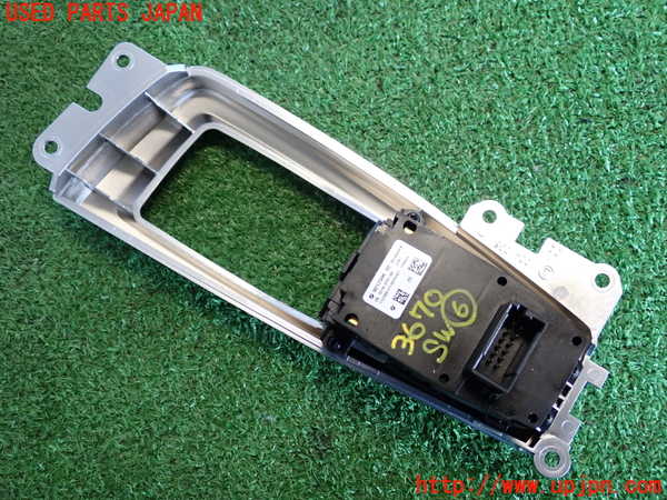 2UPJ-9236706311]BMW 523d ツーリング F11(MX20)スイッチ6(電動パーキング オートホールド) 中古_3