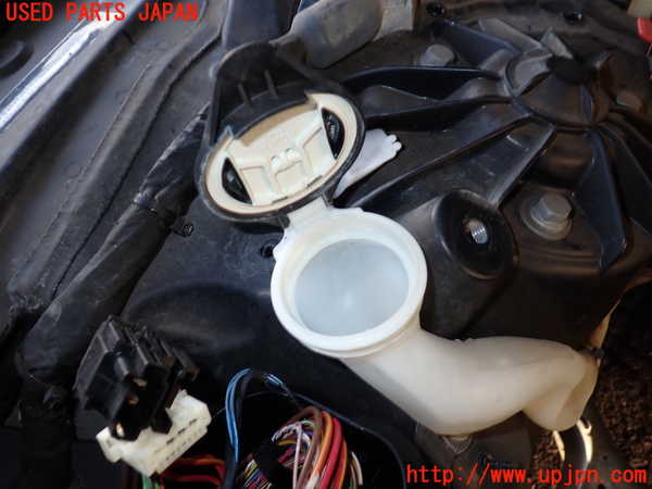 2UPJ-9236706791]BMW 523d ツーリング F11(MX20)ウォッシャータンク1 中古_3