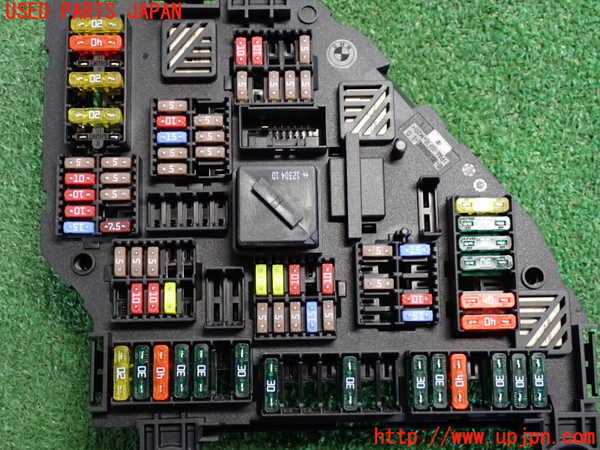 2UPJ-9236706741]BMW 523d ツーリング F11(MX20)ヒューズボックス1(室内運転席側) 中古_4