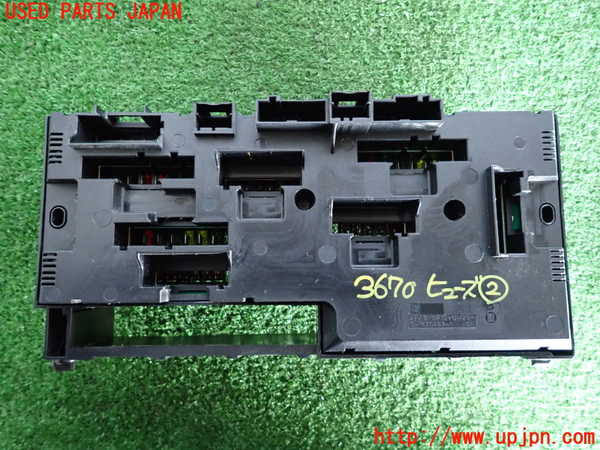 2UPJ-9236706742]BMW 523d ツーリング F11(MX20)ヒューズボックス2(室内助手席側) 中古_2