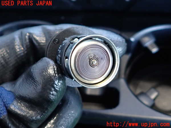 2UPJ-9236707810]BMW 523d ツーリング F11(MX20)ドリンクホルダー 中古_4