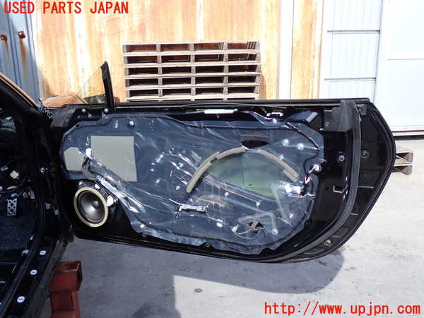 2UPJ-9236711230]GR86(BRZ)(ZN8)右ドア 中古(43R-00034 M2H4)_3