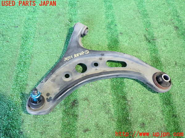2UPJ-9236715176]GR86(BRZ)(ZN8)右フロントロアアーム1 中古_1