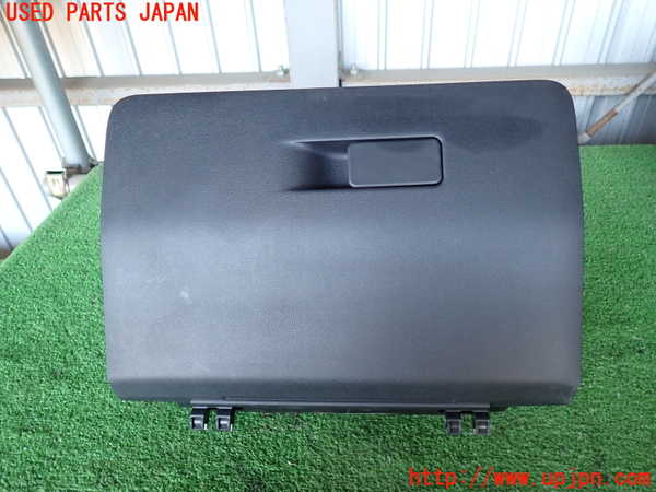 2UPJ-9236717516]GR86(BRZ)(ZN8)グローブボックス1 中古_1
