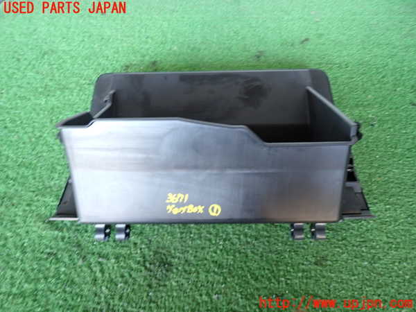 2UPJ-9236717516]GR86(BRZ)(ZN8)グローブボックス1 中古_3