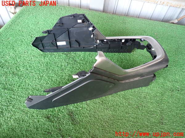 2UPJ-9236717549]GR86(BRZ)(ZN8)コンソール 中古_2