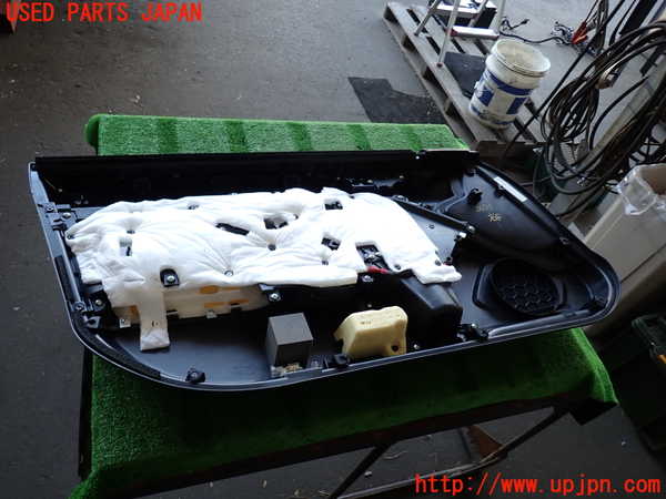 2UPJ-9236711234]GR86(BRZ)(ZN8)右ドア内張り 中古_5