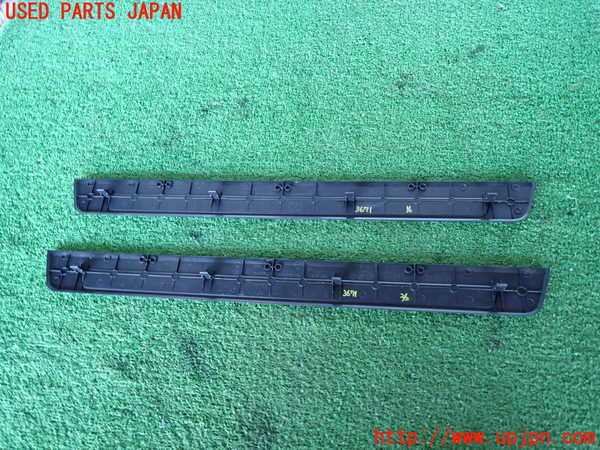 2UPJ-9236717740]GR86(BRZ)(ZN8)スカッフプレート 中古_2