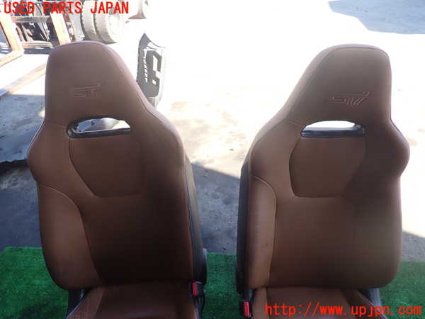 2UPJ-9236747011]インプレッサ WRX-STi(GVF)フロントシートセット(運転席 助手席) 中古_2