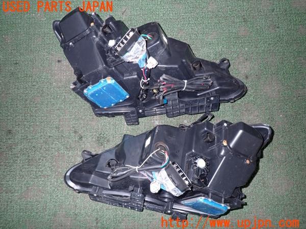 3UPJ=9236750561]レクサス IS F(USE20)社外 ヘッドライト 現行ルック 3眼LED 中古_4