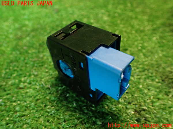 2UPJ-9236756308]レクサス・IS F(USE20)スイッチ3 (走行モード切替) 中古_2