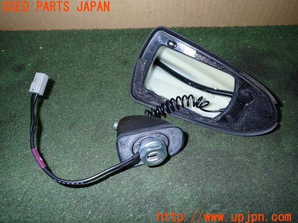 3UPJ=9236760510]エクストレイル ハイブリッド(HNT32)純正 アンテナベース 社外シャークアンテナ 中古_4
