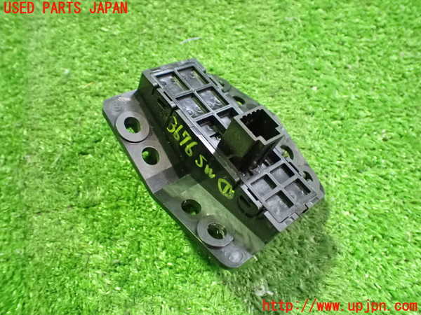 2UPJ-9236766306]エクストレイル ハイブリッド(HNT32)スイッチ1(メーター照度 TRIP RESET) 中古_2