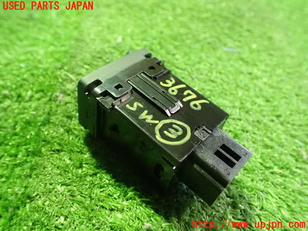 2UPJ-9236766308]エクストレイル ハイブリッド(HNT32)スイッチ3(バックドア ハンズフリーセンサー) 中古_2