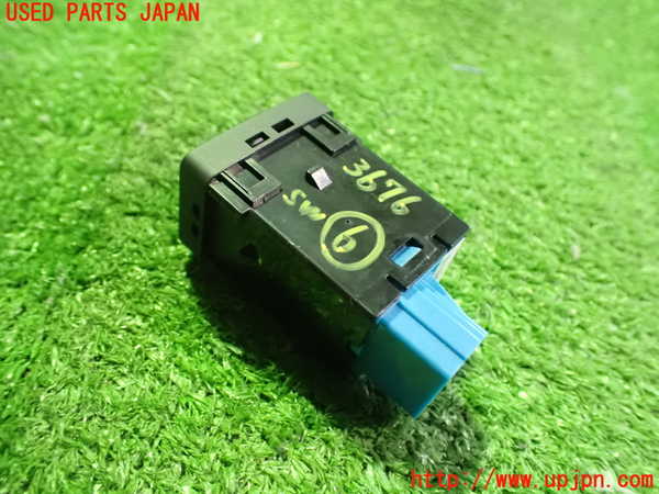 2UPJ-9236766311]エクストレイル ハイブリッド(HNT32)スイッチ6(車両接近通報装置) 中古_2