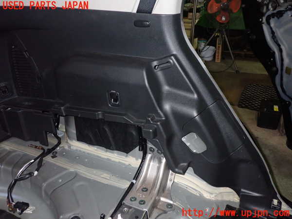 2UPJ-9236767680]エクストレイル ハイブリッド(HNT32)左リアピラートリム 中古_2
