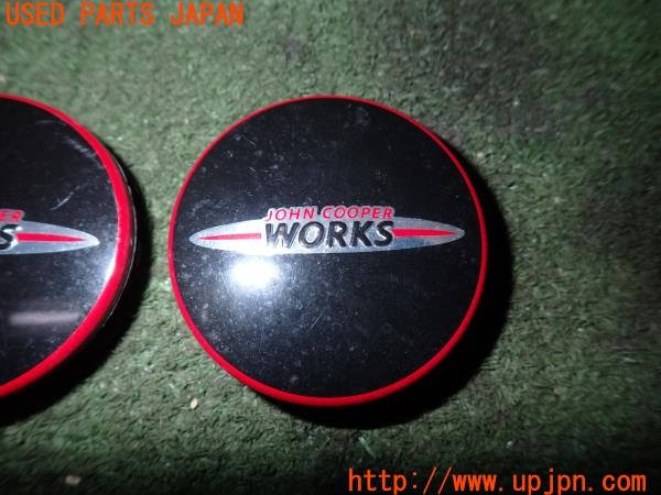 3UPJ=9236770975]BMW ミニ(MINI)ジョンクーパーワークス(XMJCW F56)純正 6861092 ホイールセンターキャップ 56mm 2個 中古_3