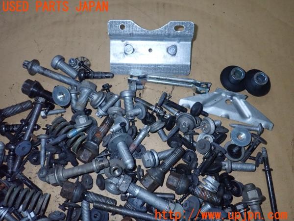 3UPJ=9236780720]BMW 320i クーペ(WA20 E92)前期 ネジ・ナット・ステー類 セット ジャンク_2