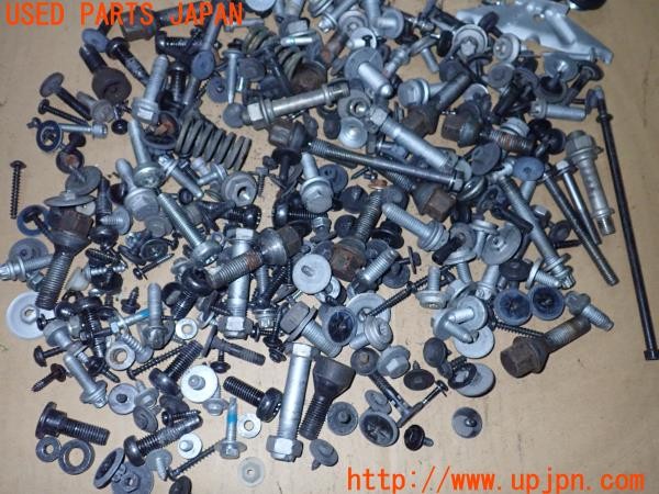 3UPJ=9236780720]BMW 320i クーペ(WA20 E92)前期 ネジ・ナット・ステー類 セット ジャンク_3