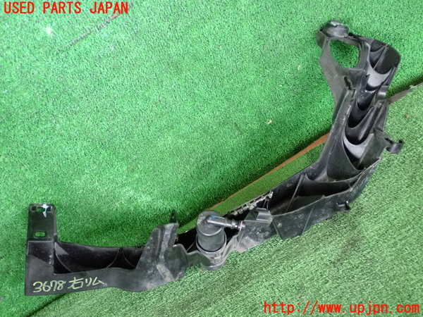 2UPJ-9236781140]BMW 320i クーペ(WA20)(E92)右ヘッドライトリム 中古_2