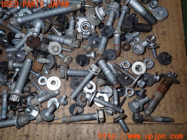 3UPJ=9236790720]BMW X1(HT20 F48)ネジ・ナット・ステー類 セット ジャンク_3