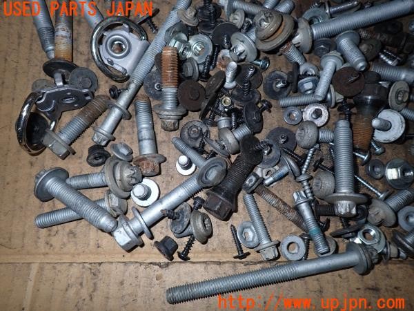 3UPJ=9236790720]BMW X1(HT20 F48)ネジ・ナット・ステー類 セット ジャンク_4