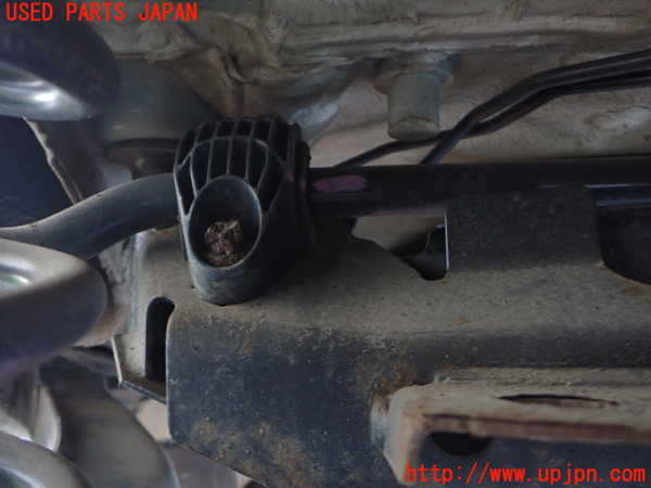 2UPJ-9236795445]BMW X1(HT20)リアスタビライザー 中古 (F48)_4