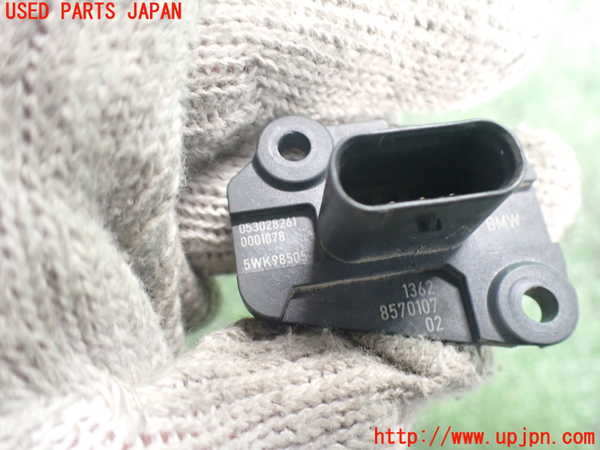 2UPJ-9236796320]BMW X1(HT20)エアフロメーター (エアマスセンサー) 中古 (F48)_3