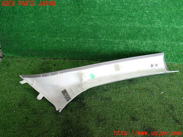 2UPJ-9236797660]BMW X1(HT20)左フロントピラートリム 中古 (F48)_2