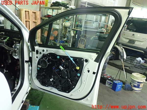 1UPJ-9236801230]BMW 218i アクティブツアラー U06(62BX15)右前ドア FUYAO M5385 中古_4
