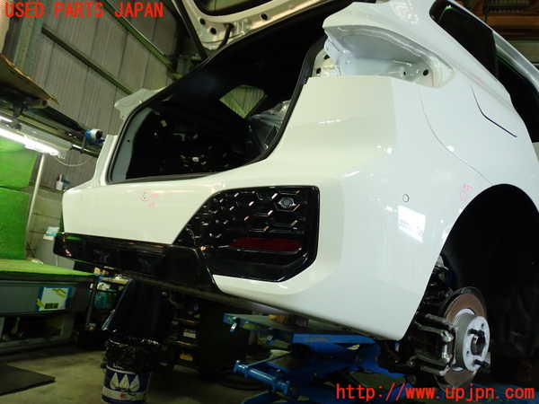 1UPJ-9236801610]BMW 218i アクティブツアラー U06(62BX15)リアバンパー Mスポーツ 中古_2