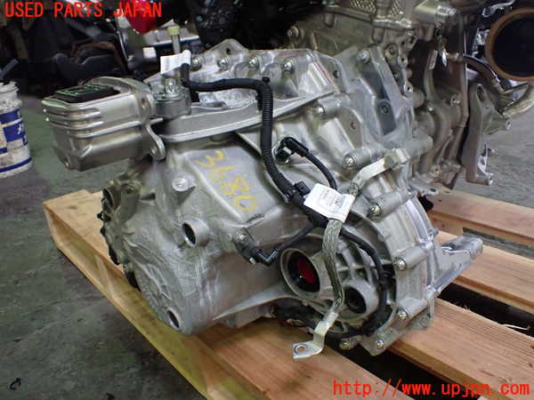 1UPJ-9236803010]BMW 218i アクティブツアラー U06(62BX15)ミッション AT B38A15P  中古_2