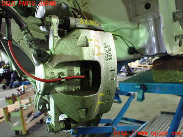 1UPJ-9236804085]BMW 218i アクティブツアラー U06(62BX15)左フロントキャリパー 中古_2