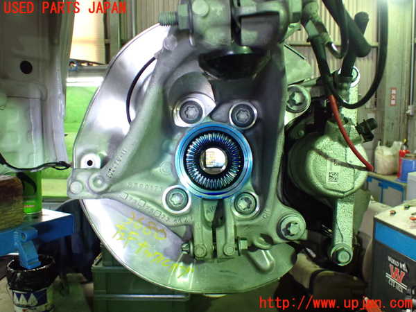 1UPJ-9236804295]BMW 218i アクティブツアラー U06(62BX15)左フロントナックルハブ 中古_2