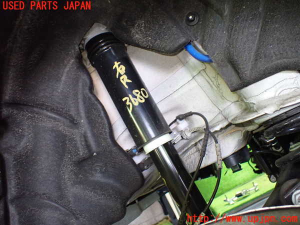 1UPJ-9236805070]BMW 218i アクティブツアラー U06(62BX15)右リアショックアブソーバー 中古_2