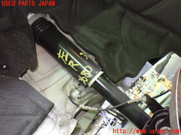 1UPJ-9236805075]BMW 218i アクティブツアラー U06(62BX15)左リアショックアブソーバー 中古_2