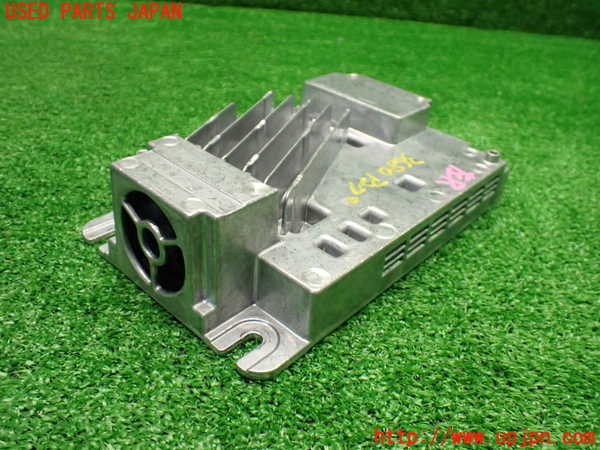 1UPJ-9236806525]BMW 218i アクティブツアラー U06(62BX15)アンプ 中古_2