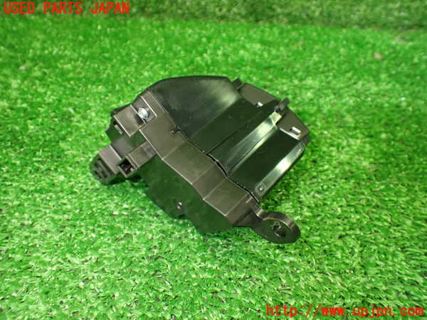 1UPJ-9236806306]BMW 218i アクティブツアラー U06(62BX15)スイッチ1 (曇り止め) 中古_3