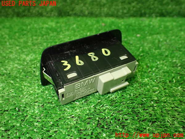 1UPJ-9236806307]BMW 218i アクティブツアラー U06(62BX15)スイッチ2 (バックドア) 中古_3