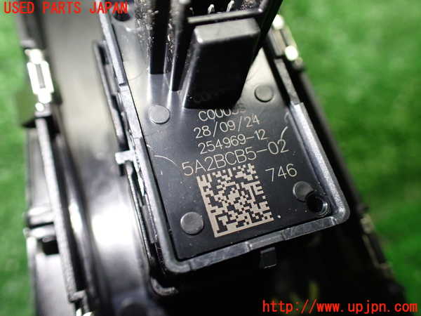 1UPJ-9236806309]BMW 218i アクティブツアラー U06(62BX15)スイッチ4 (左リアPW) 中古_4